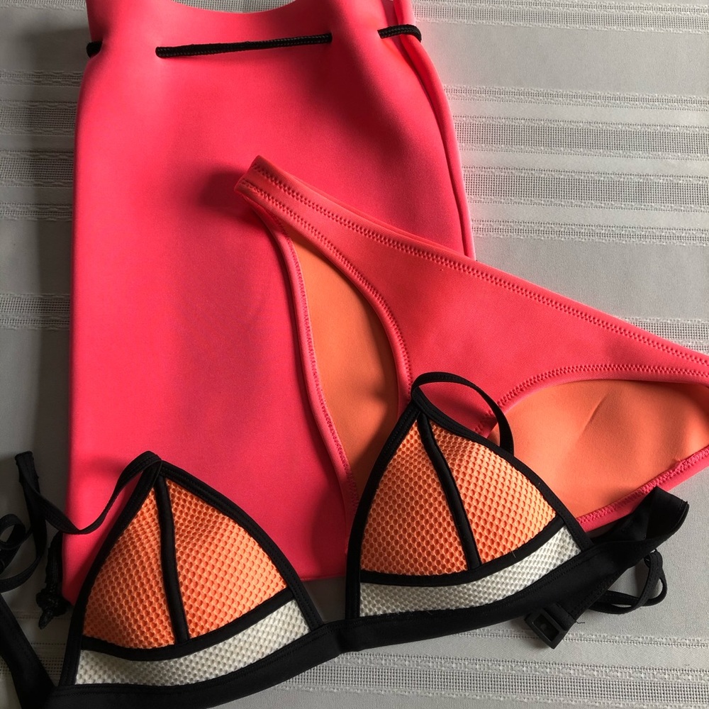 Triangl bathing suit set with matching bag